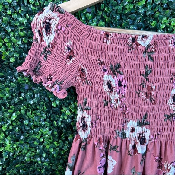 Mauve pink floral smocked off shoulder top - Picture 3 of 4